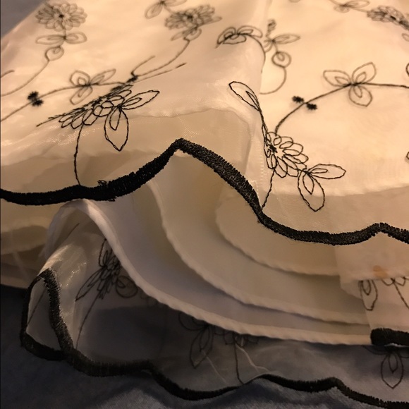 DRESS with Multi Layer Skirt and Big Red Bow - Picture 4 of 4